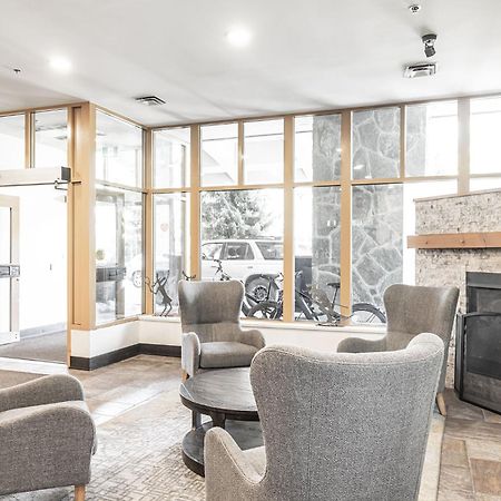 Cascade Lodge Premium Suite, With Pool & Hot Tub 휘슬러 외부 사진